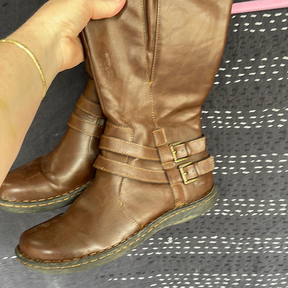 BOC flat brown leather boots size 10